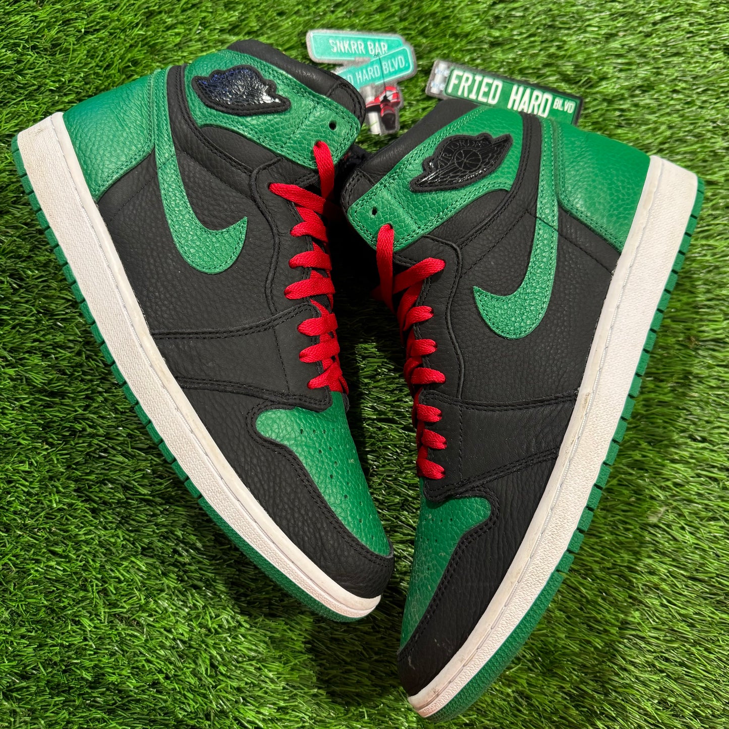 Air Jordan 1 Retro High OG 'Pine Green 2.0'