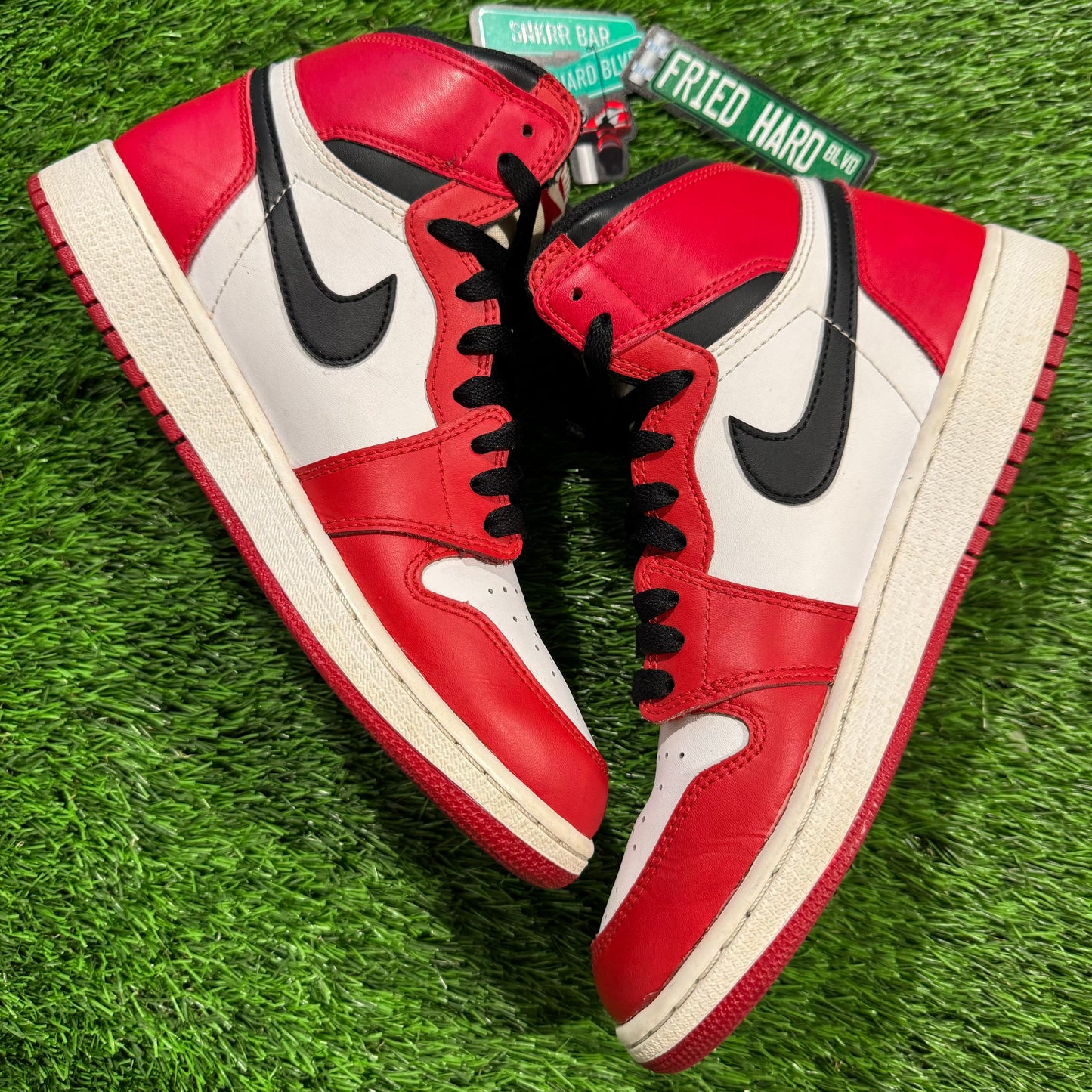 Air Jordan 1 Retro High OG GS 'Chicago' 2015