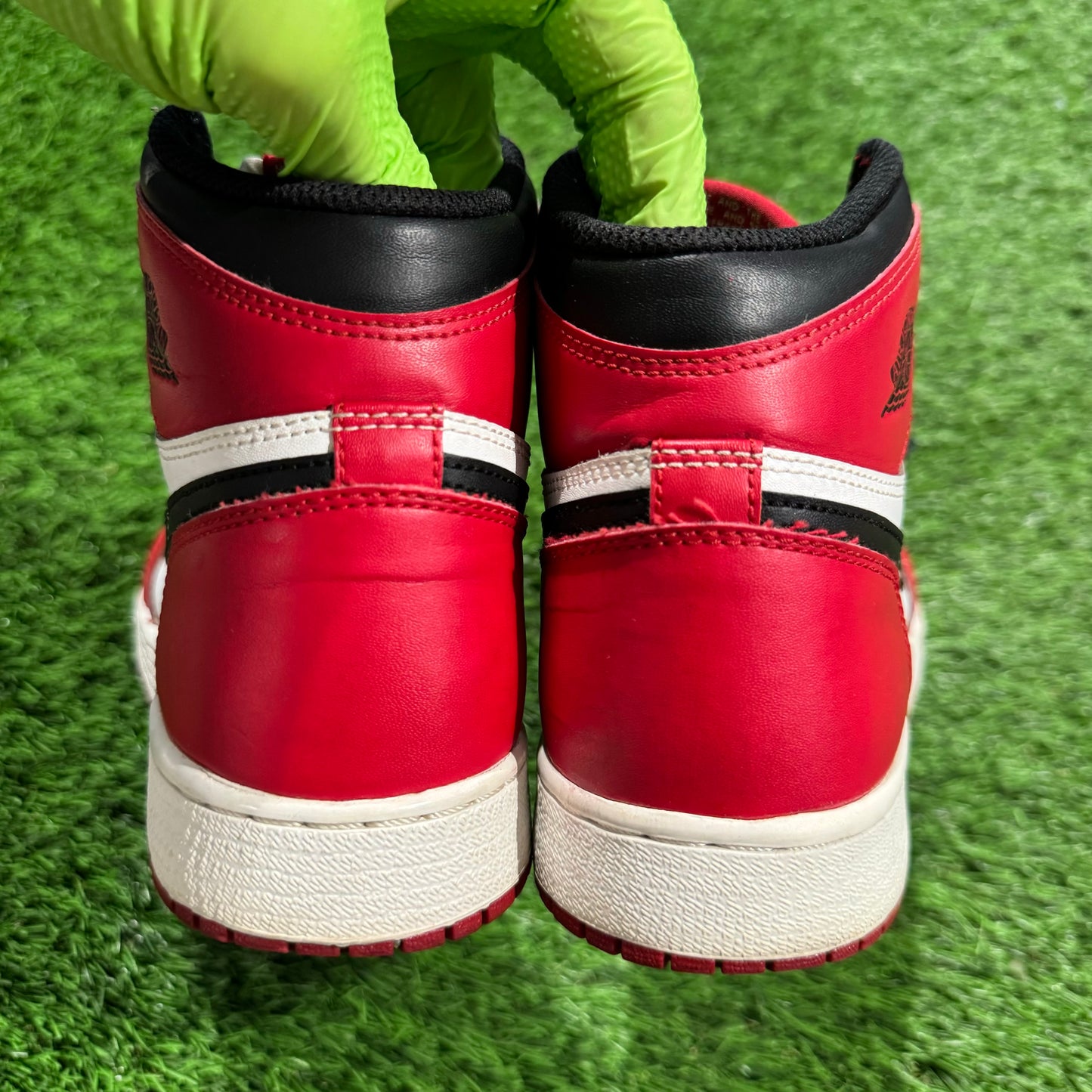 Air Jordan 1 Retro High OG GS 'Chicago' 2015