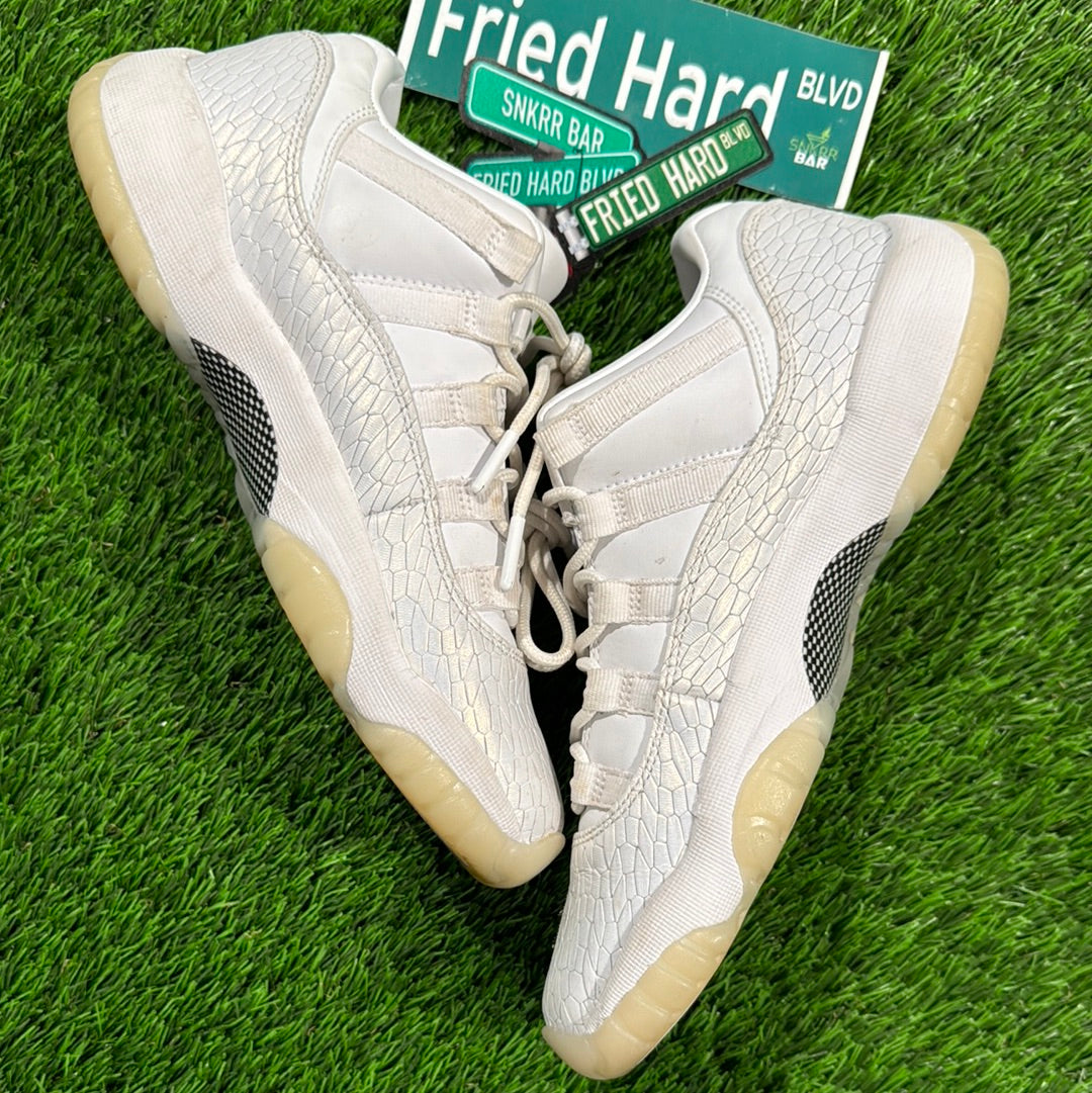 Air Jordan 11 Retro Low Premium GS 'Frost White'