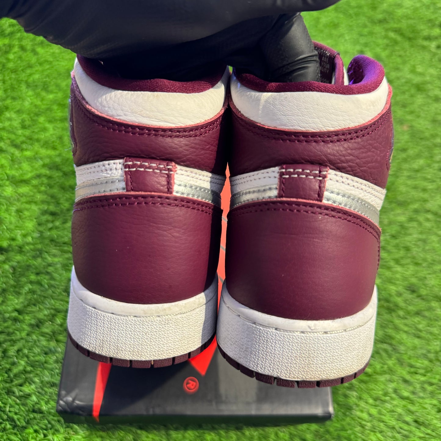 Air Jordan 1 Retro High OG GS 'Bordeaux'