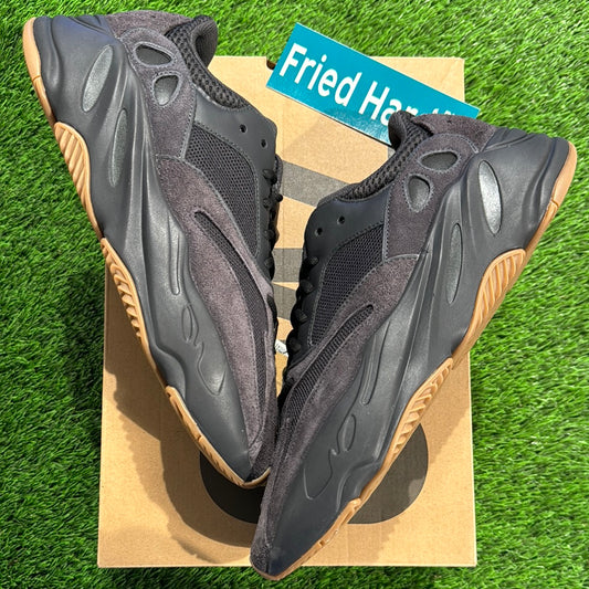 Yeezy Boost 700 'Utility Black' 2023