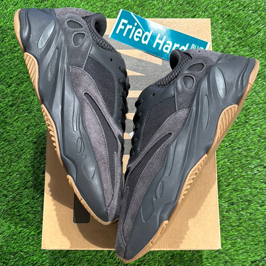 Yeezy Boost 700 'Utility Black' 2023