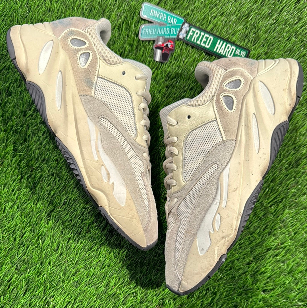 Yeezy Boost 700 'Analog' 2023