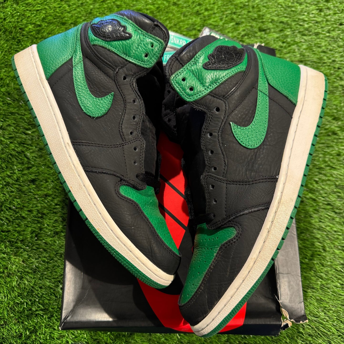 Air Jordan 1 Retro High OG 'Pine Green 2.0'