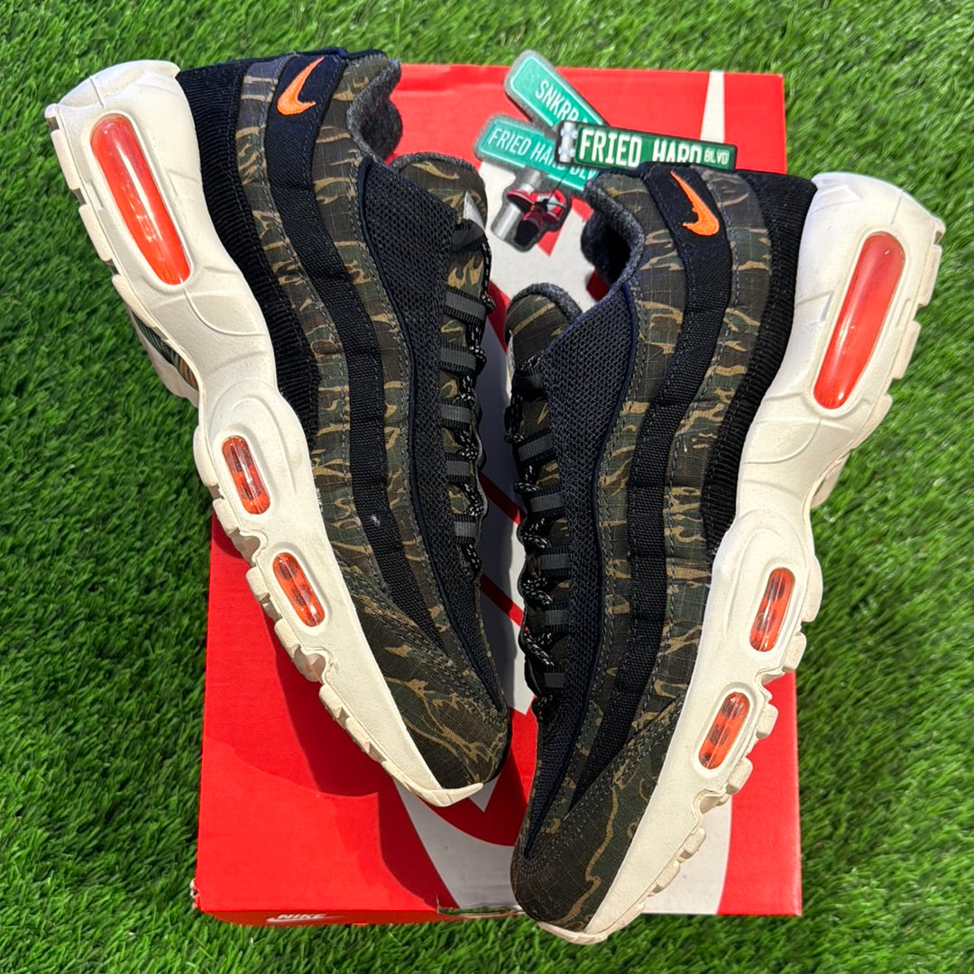 Carhartt WIP x Air Max 95 'Camo'