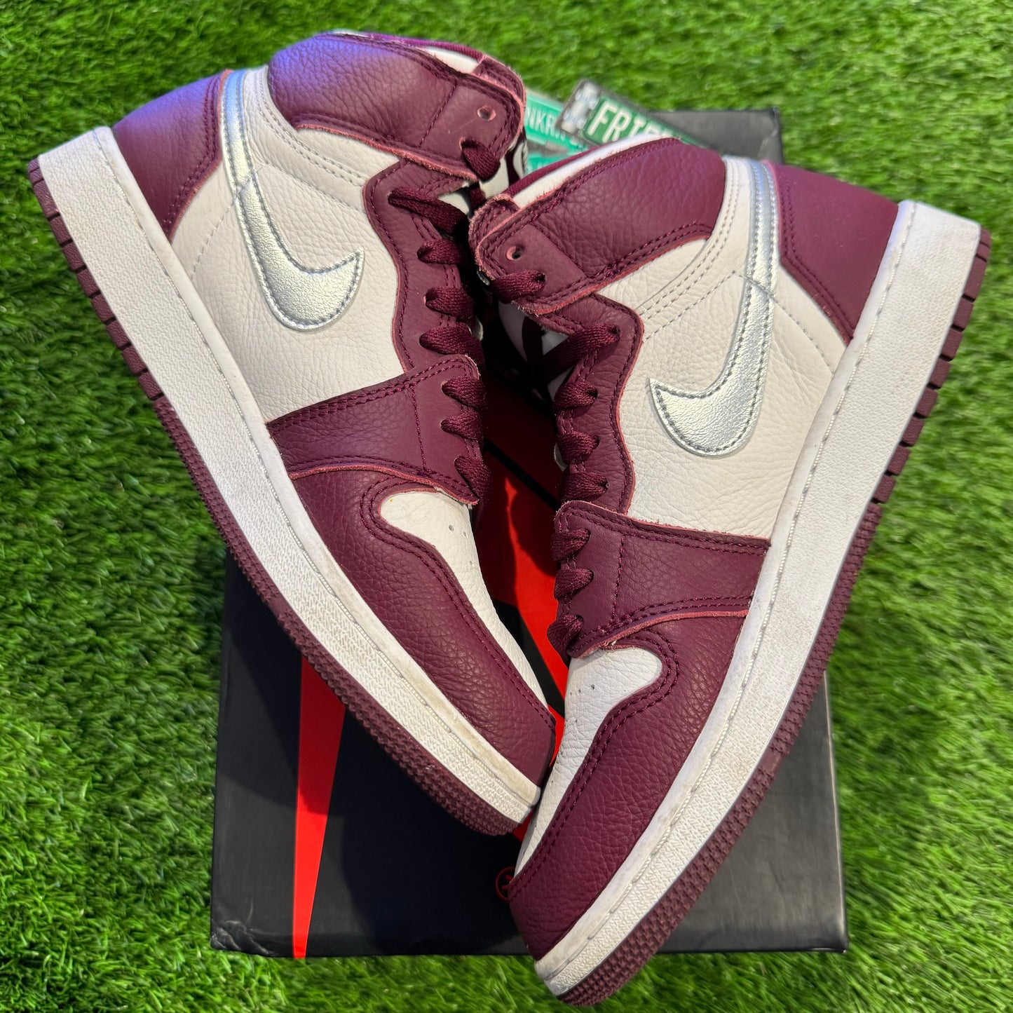 Air Jordan 1 Retro High OG GS 'Bordeaux'