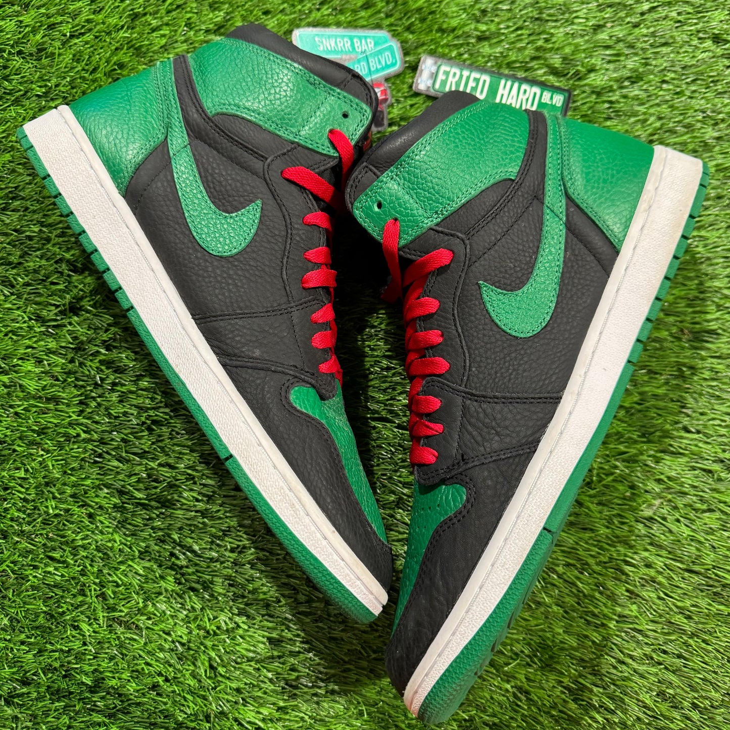 Air Jordan 1 Retro High OG 'Pine Green 2.0'