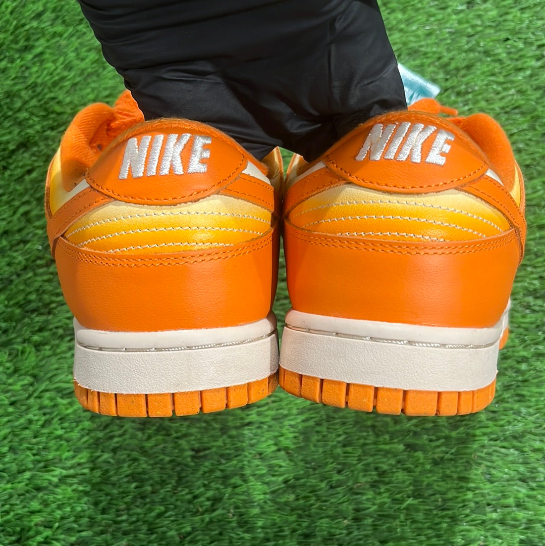 Wmns Dunk Low 'Magma Orange'