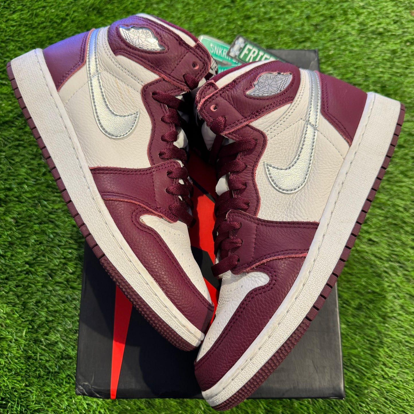 Air Jordan 1 Retro High OG GS 'Bordeaux'