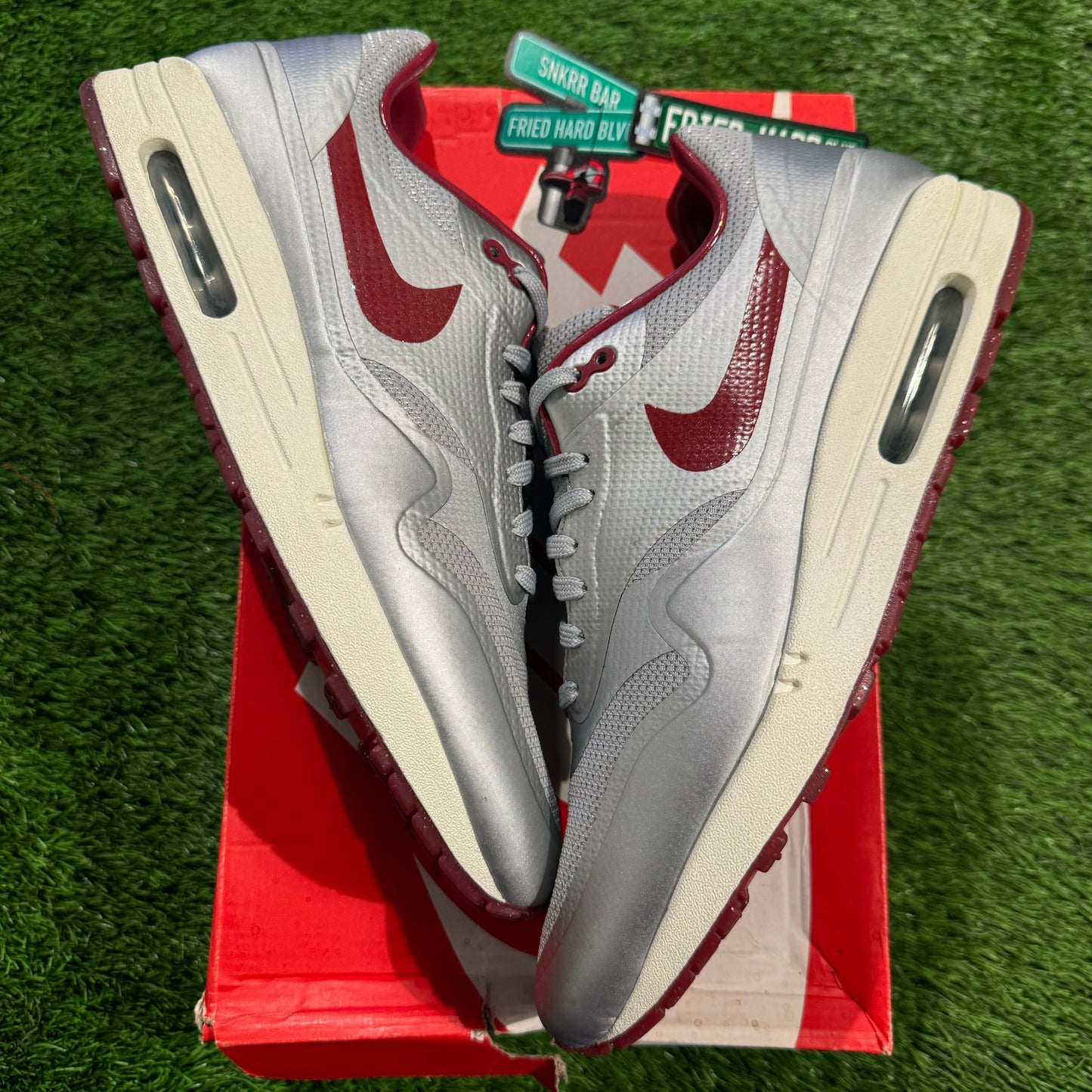 Air Max 1 Hyp QS 'Silver Deep Red'