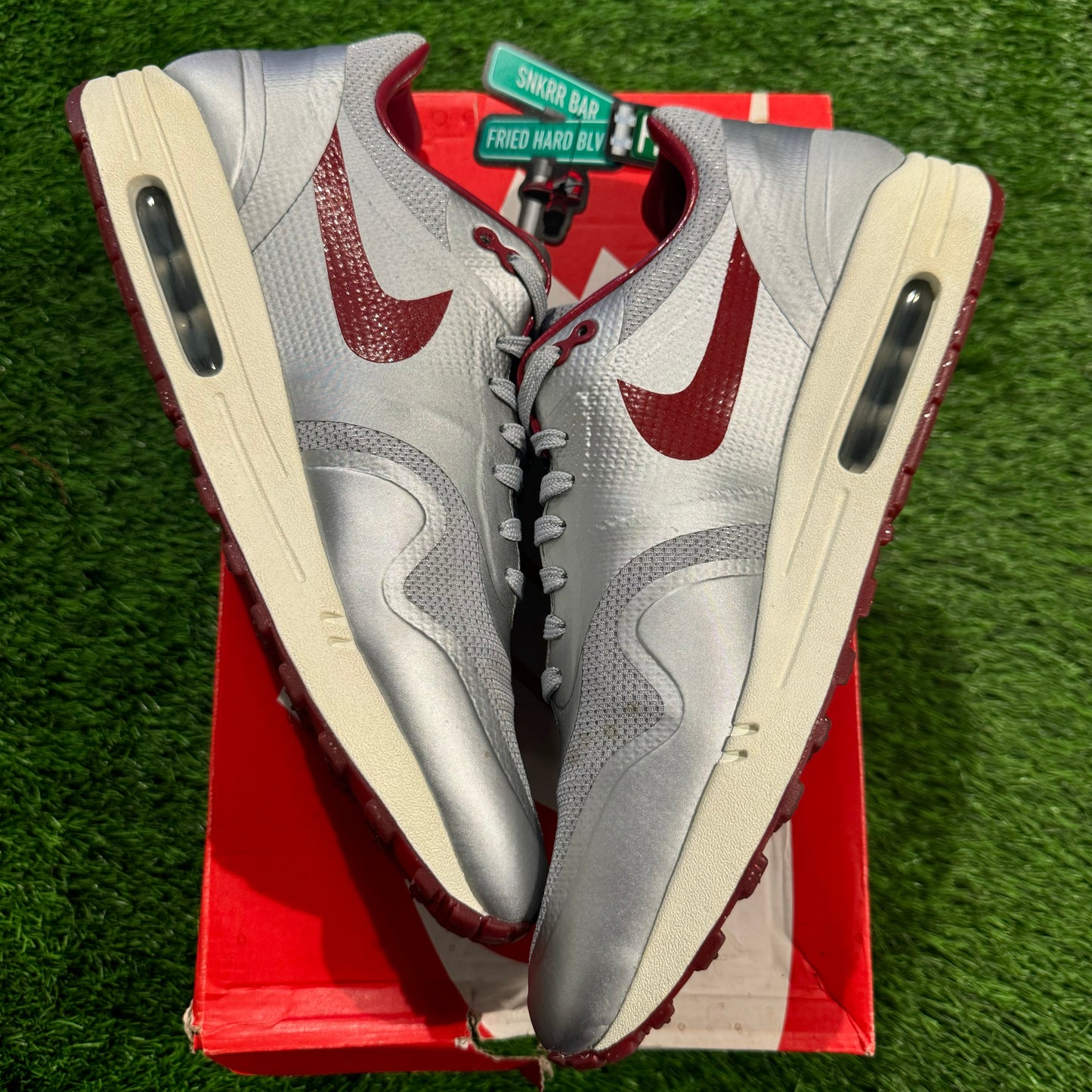 Air Max 1 Hyp QS 'Silver Deep Red'