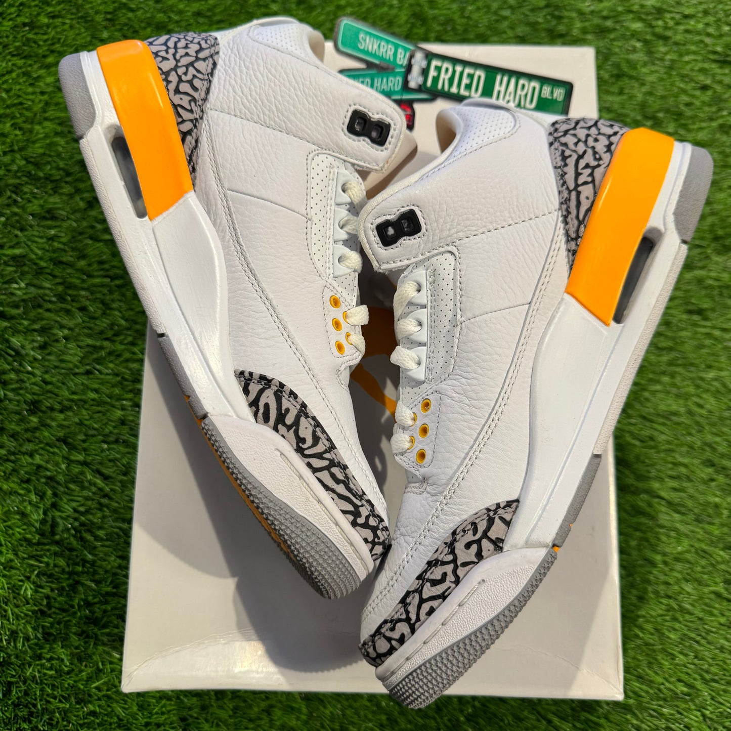 Wmns Air Jordan 3 Retro 'Laser Orange'