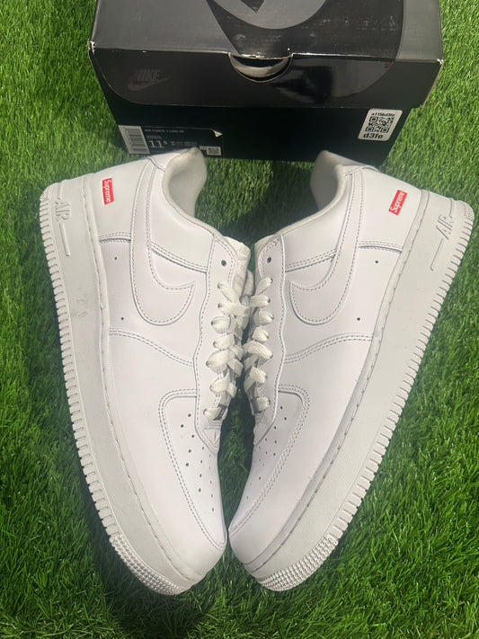 Nike Air Force 1 Low Supreme White