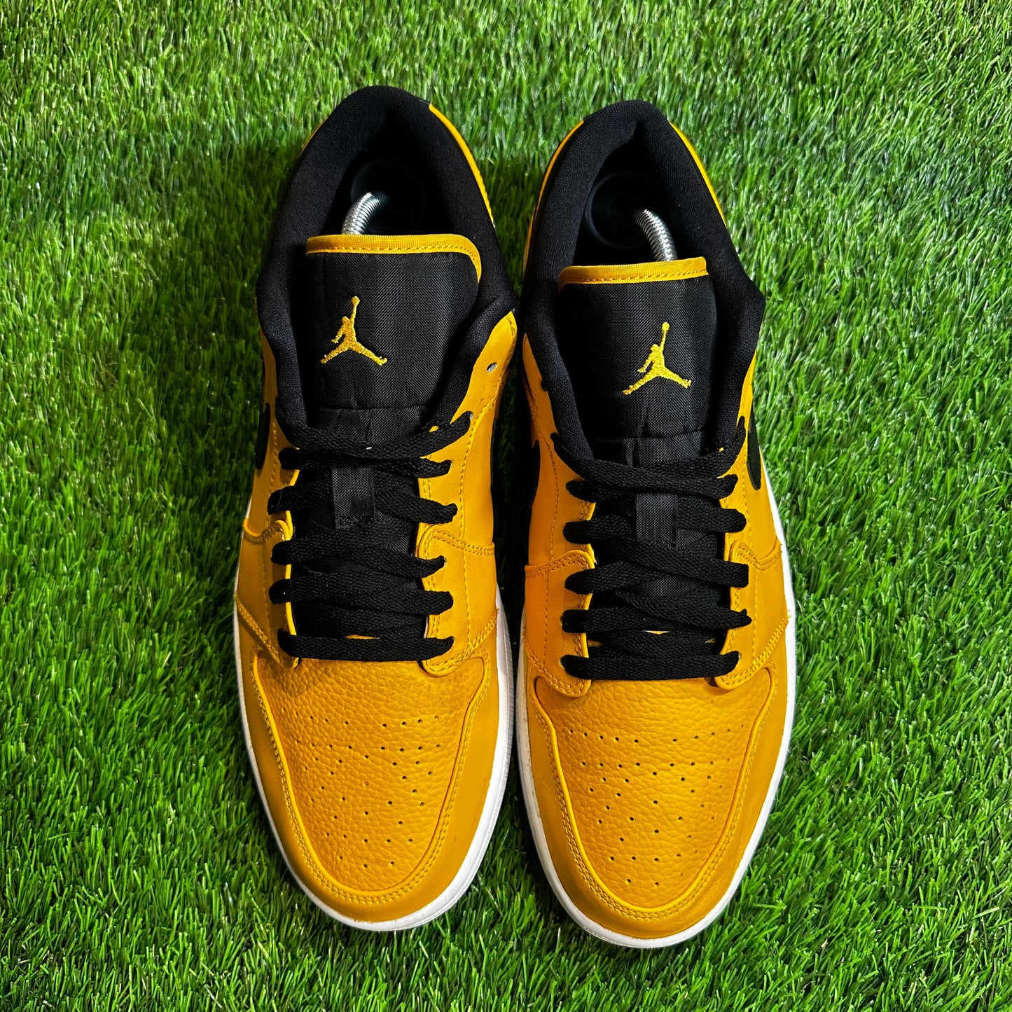 Jordan 1 Low University Gold