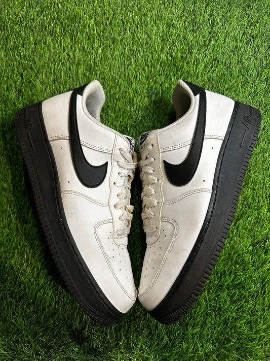 Nike Air Force 1 Low White Black Midsole