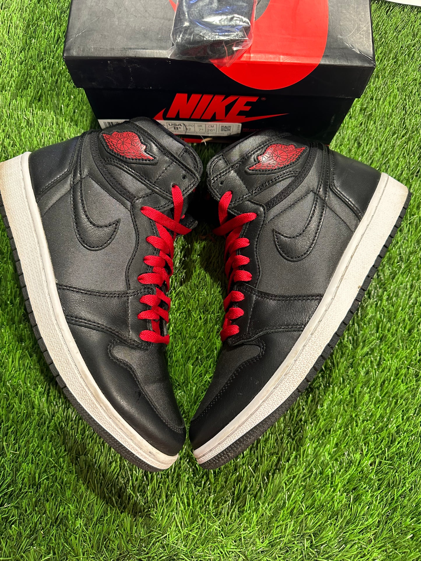 Jordan 1 Retro High Black Satin Gym Red