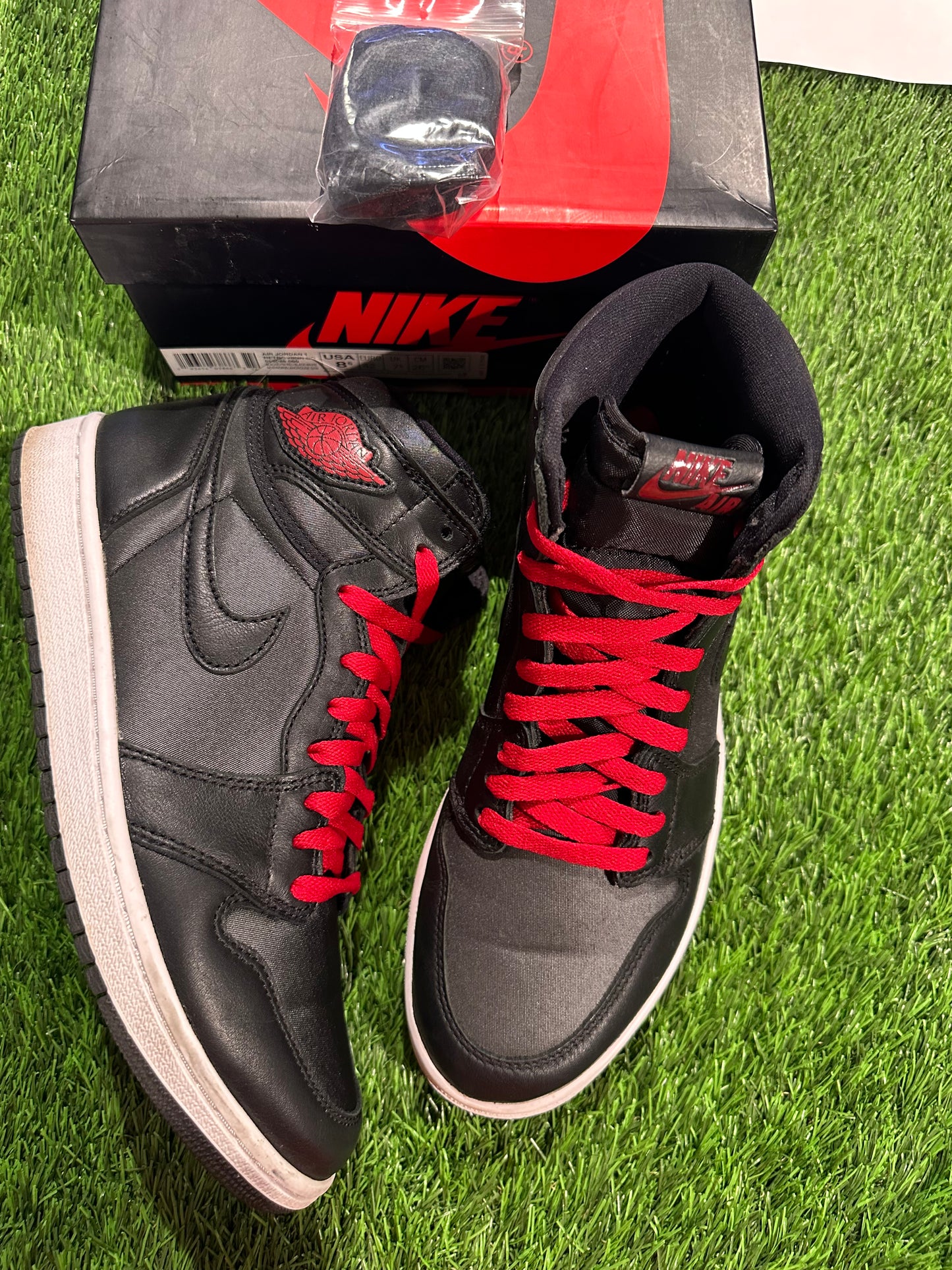 Jordan 1 Retro High Black Satin Gym Red