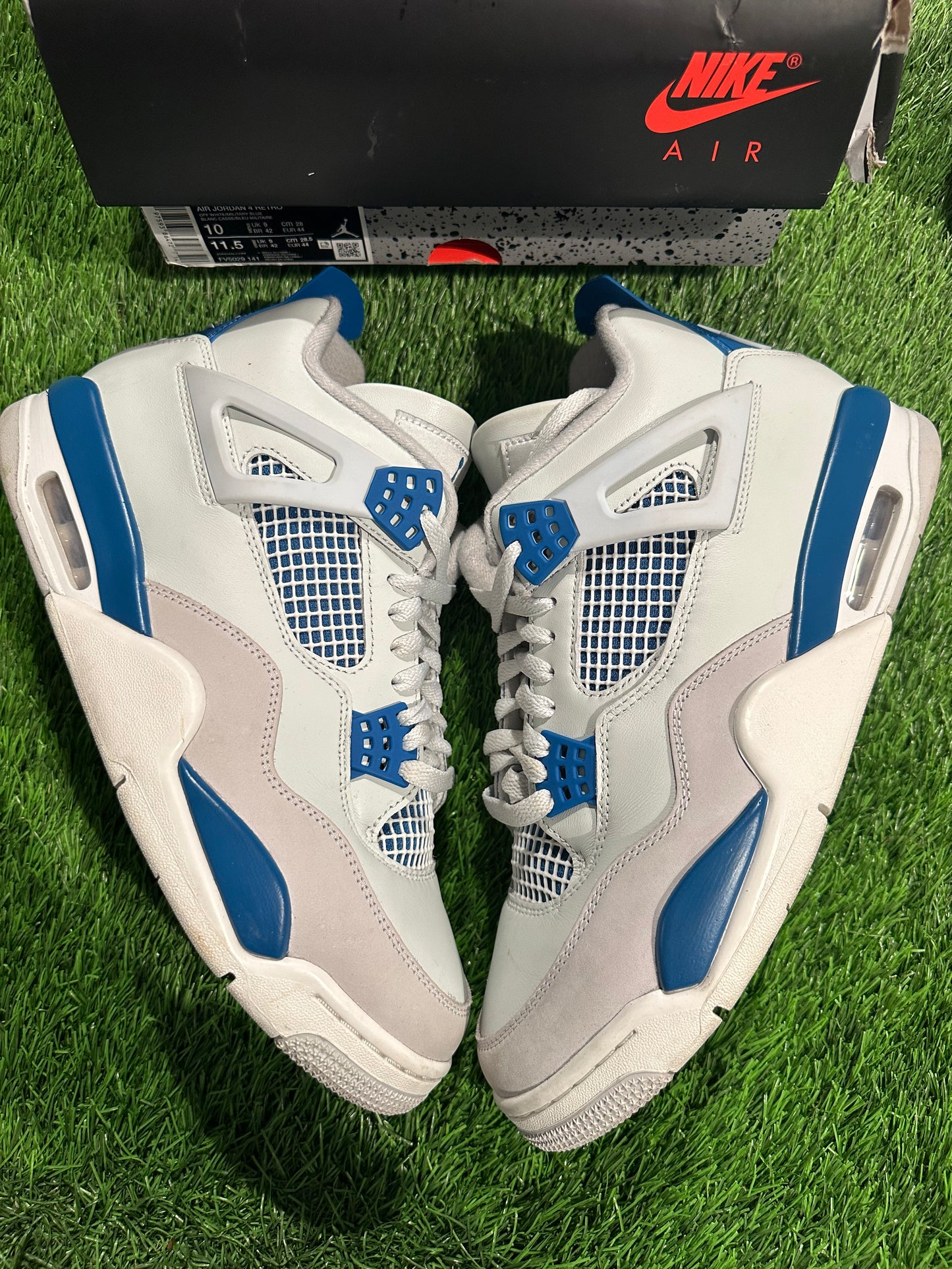 Jordan 4 Retro Military Blue (2024)