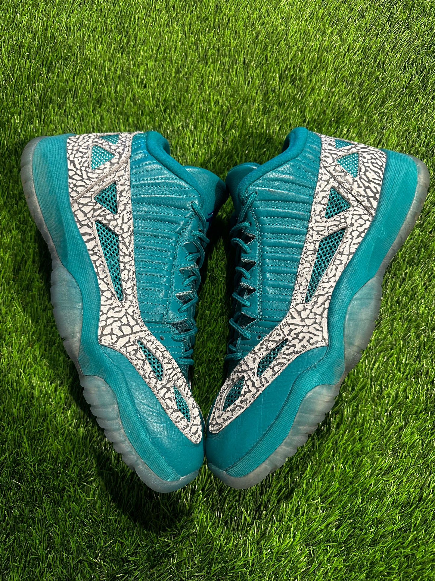 Jordan 11 Retro Low IE Rio Teal