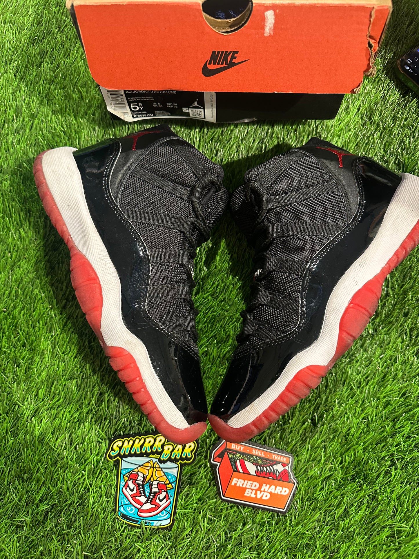 Jordan 11 Retro Playoffs Bred (2019) (GS)