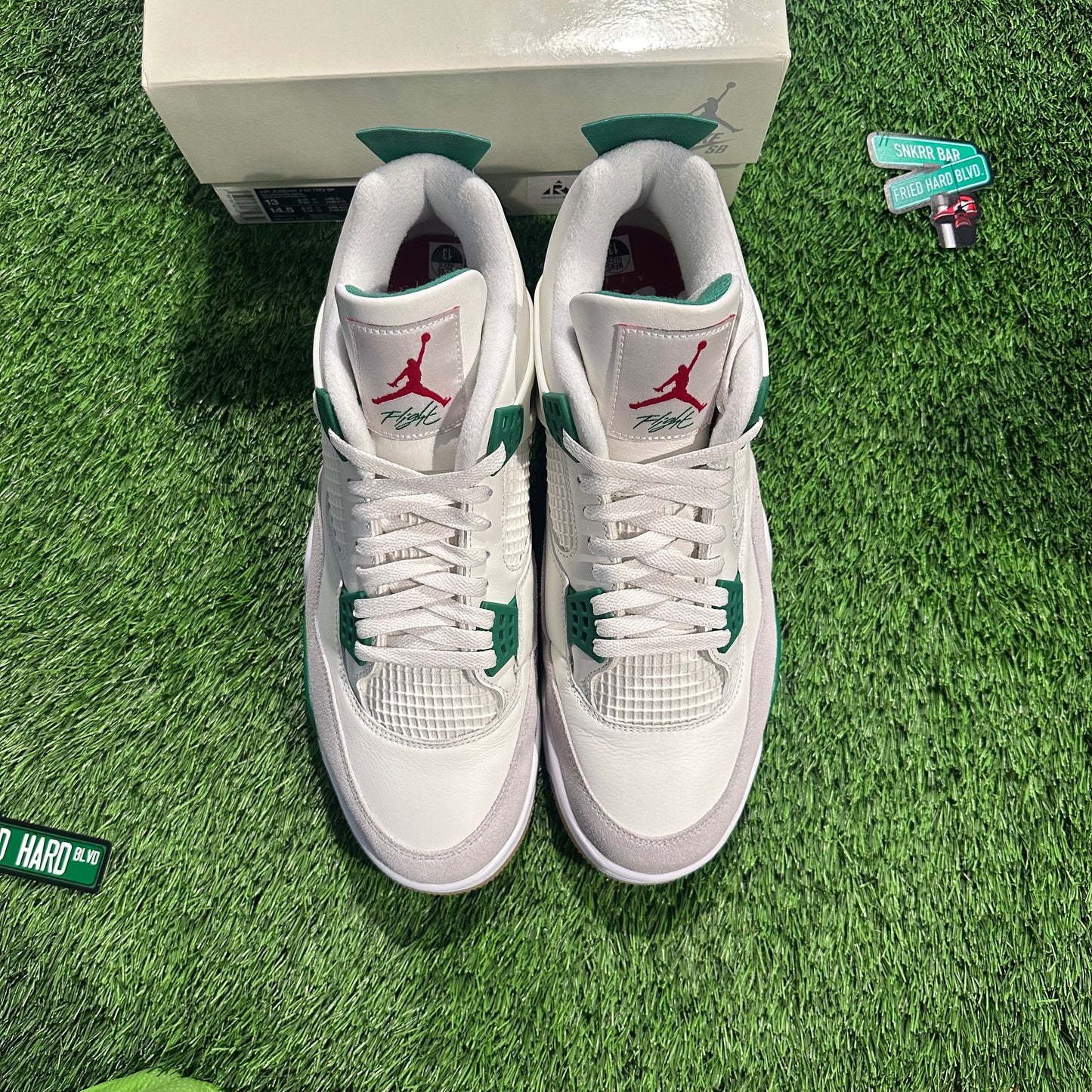 Jordan 4 Retro SB Pine Green