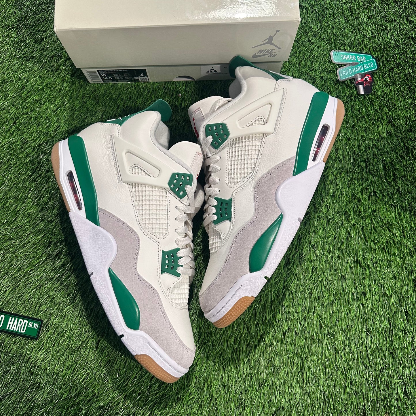 Jordan 4 Retro SB Pine Green