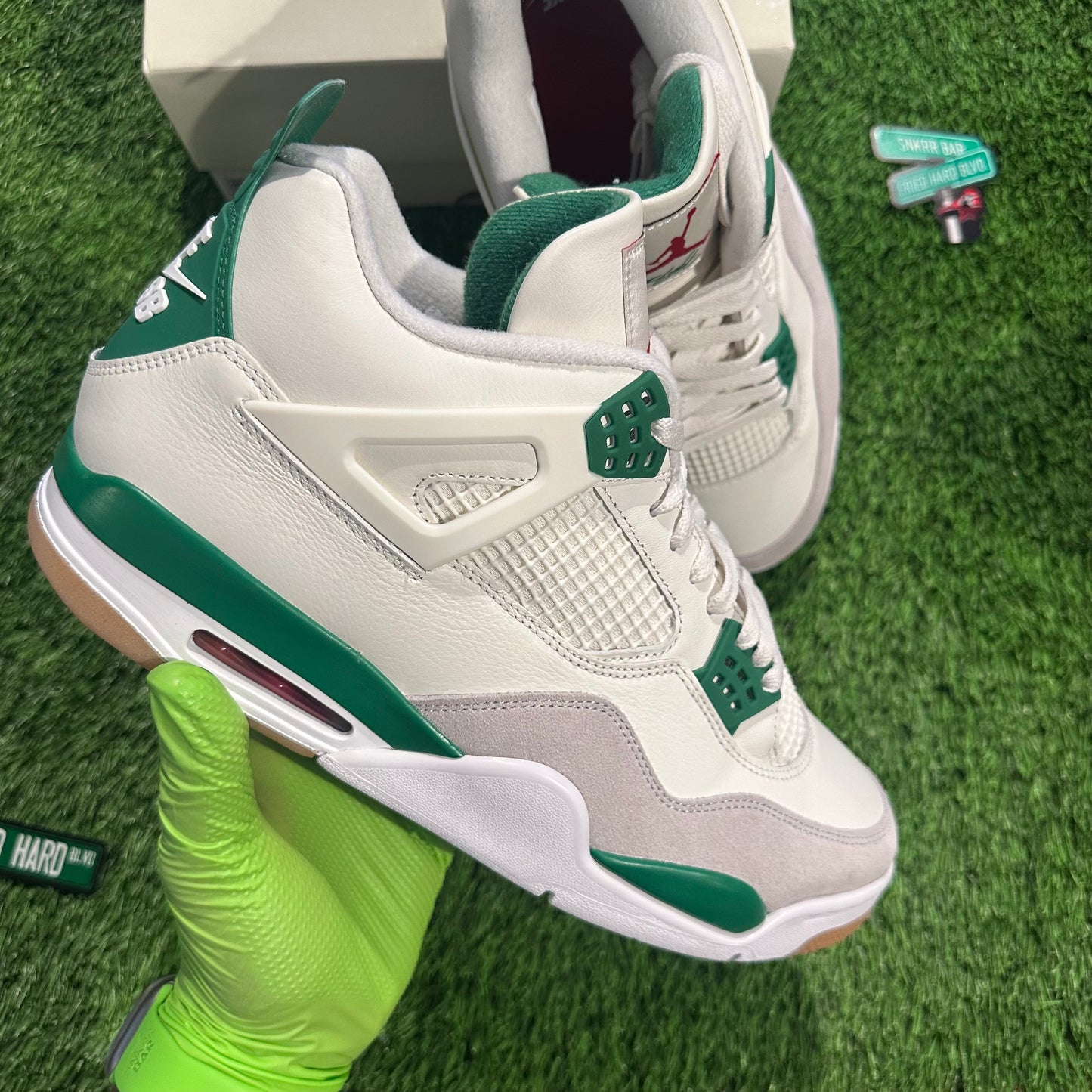 Jordan 4 Retro SB Pine Green