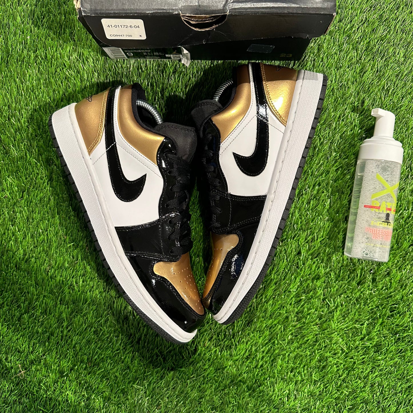 Jordan 1 Low Gold Toe