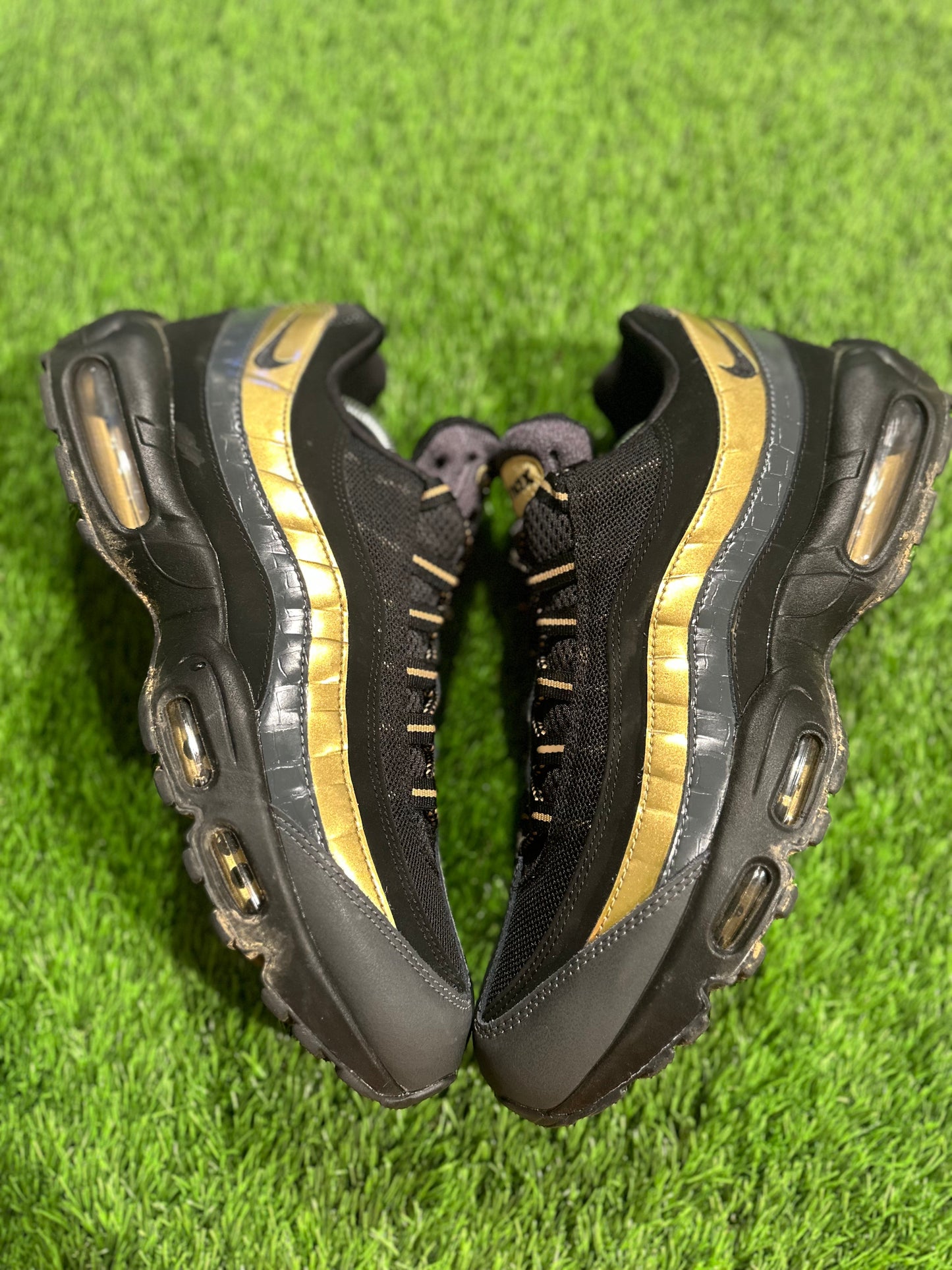 Nike Air Max 95 Black Metallic Gold