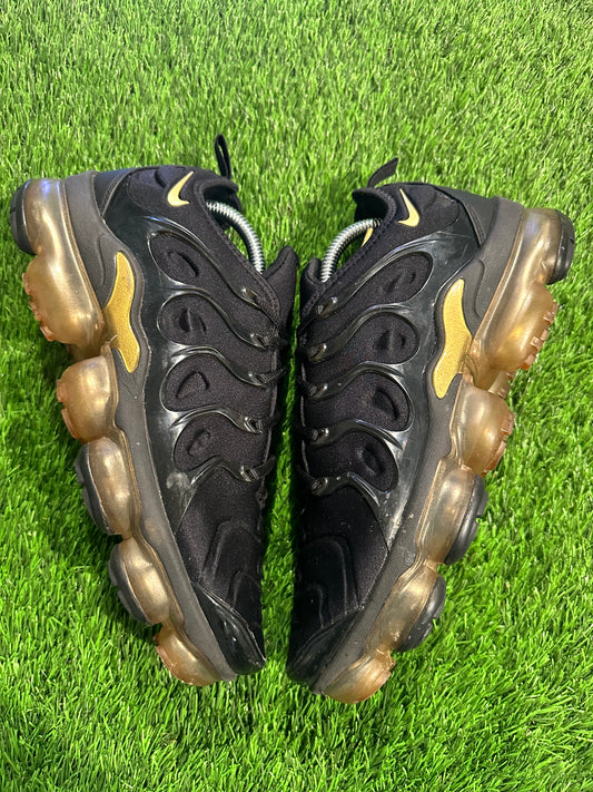 Nike Air VaporMax Plus Black Metallic Gold