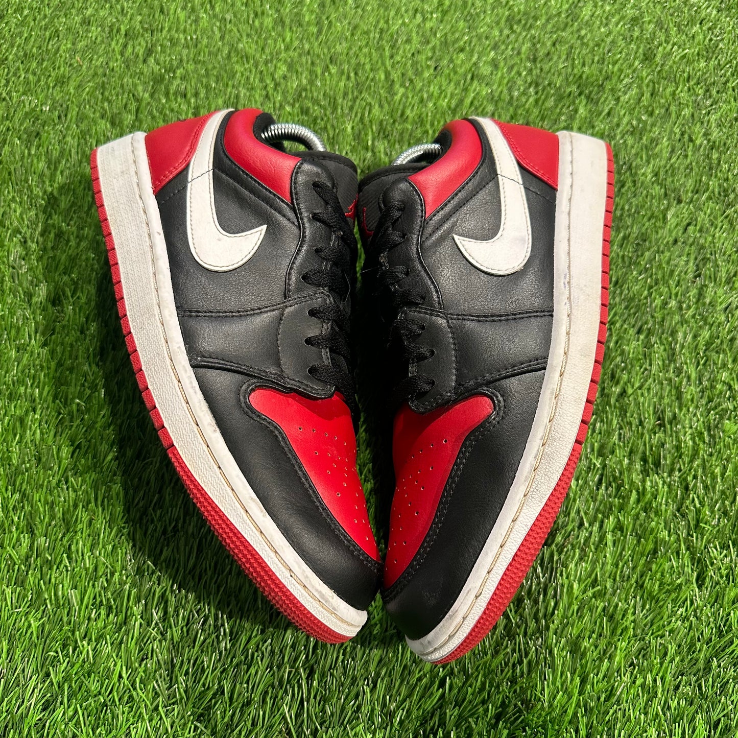 Jordan 1 Low Alternate Bred Toe