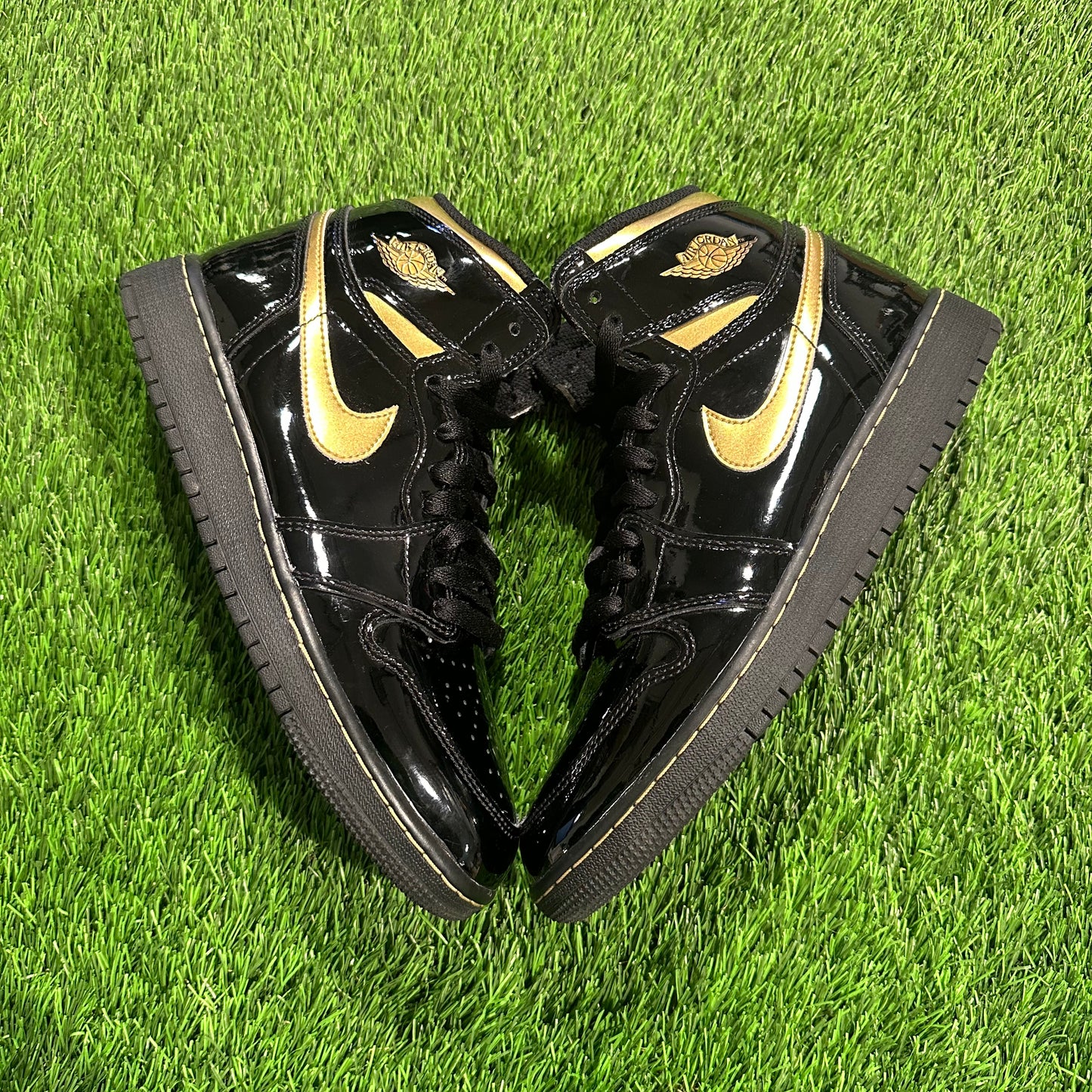 Jordan 1 Retro High Black Metallic Gold (2020) (GS)