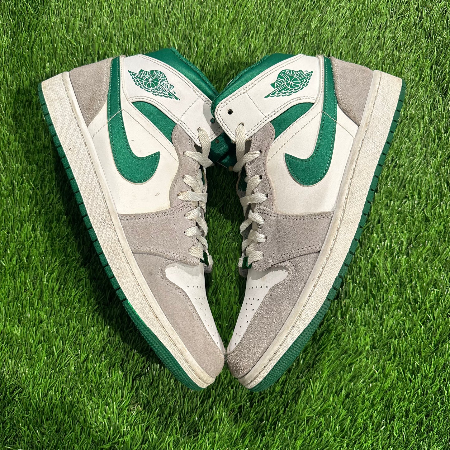 Jordan 1 Mid SE Grey Green