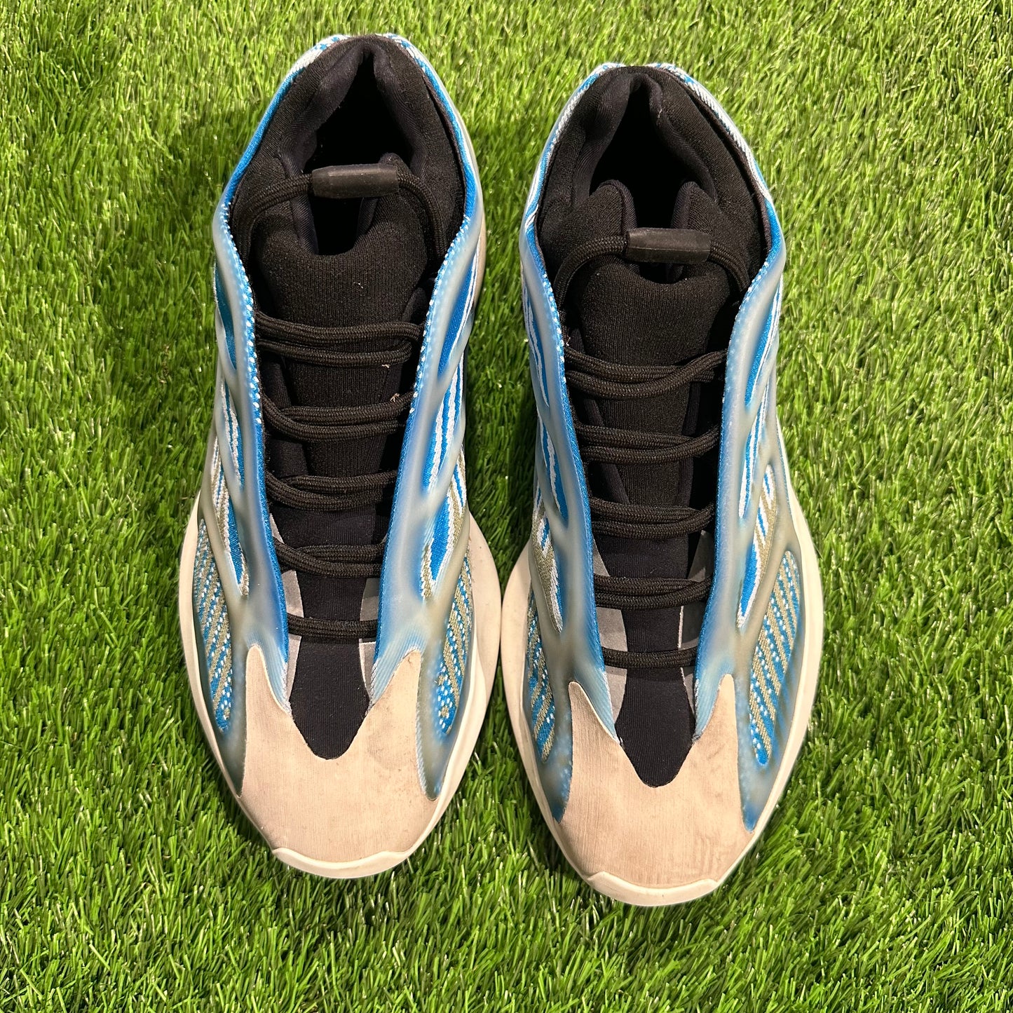 adidas Yeezy 700 V3 Arzareth