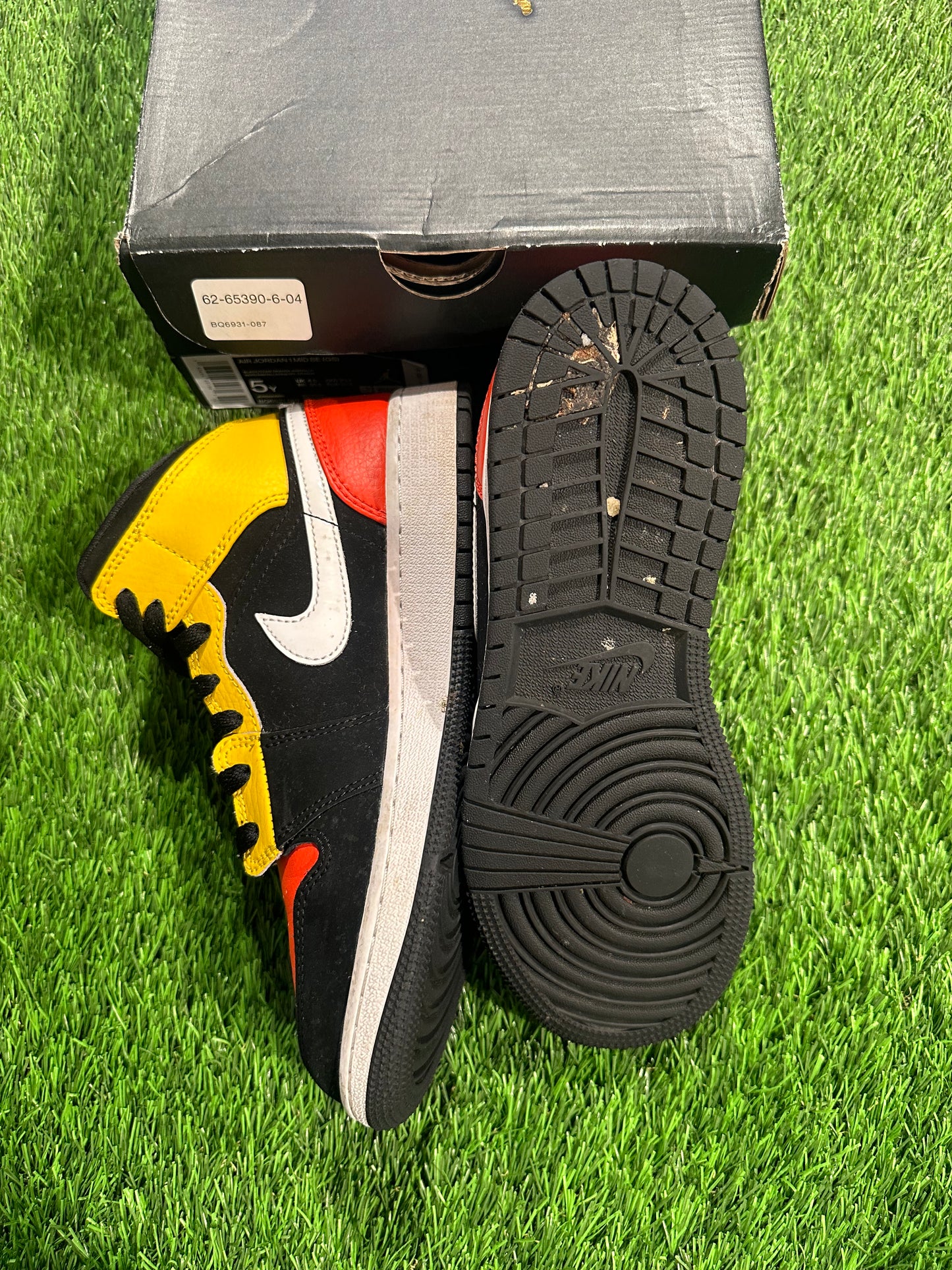 Jordan 1 Mid Black Amarillo Team Orange (GS)