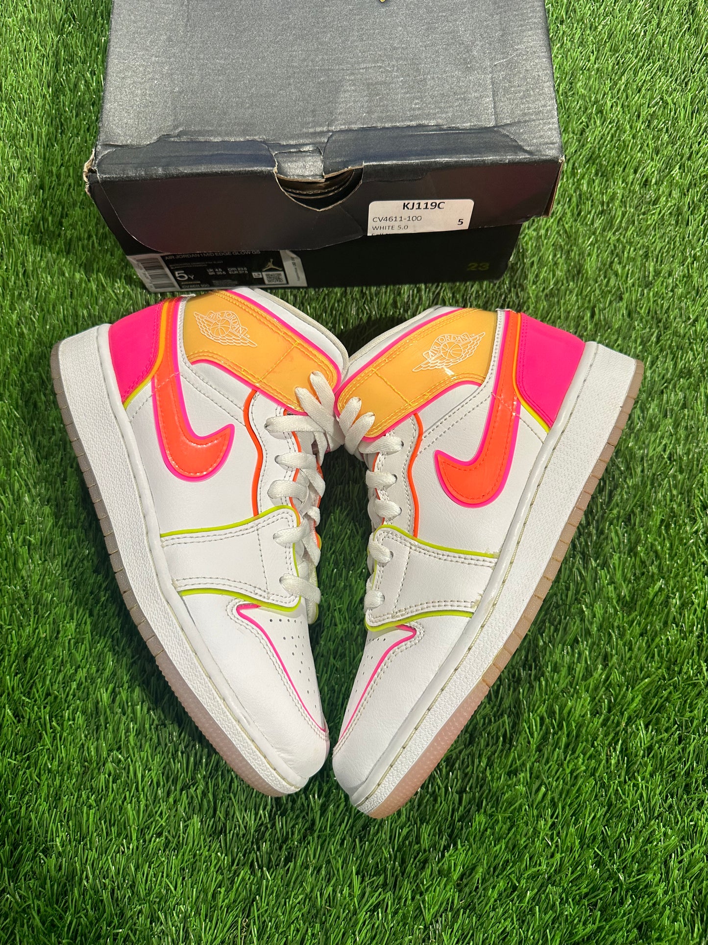 Jordan 1 Mid Edge Glow (GS)