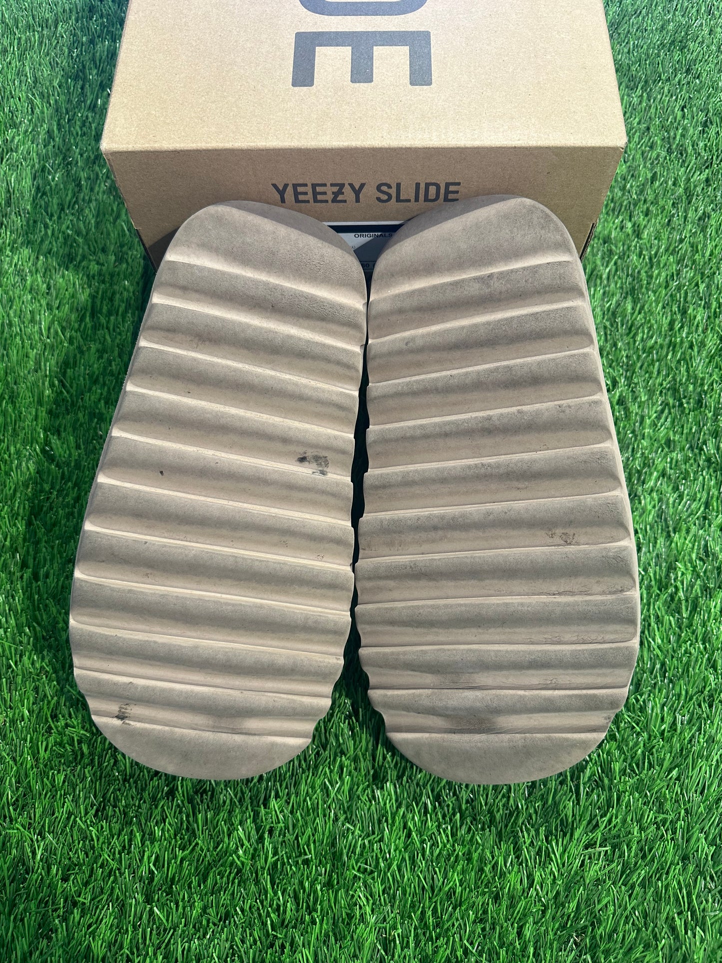 adidas Yeezy Slide Pure (First Release)