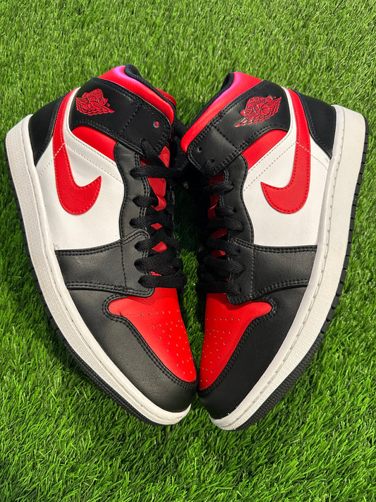 Jordan 1 Mid White Black Red (2022)