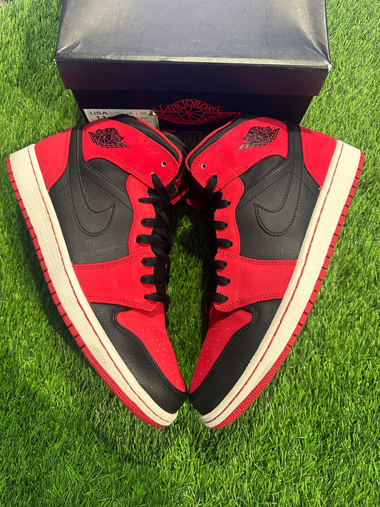 Jordan 1 Mid Bred (2013)