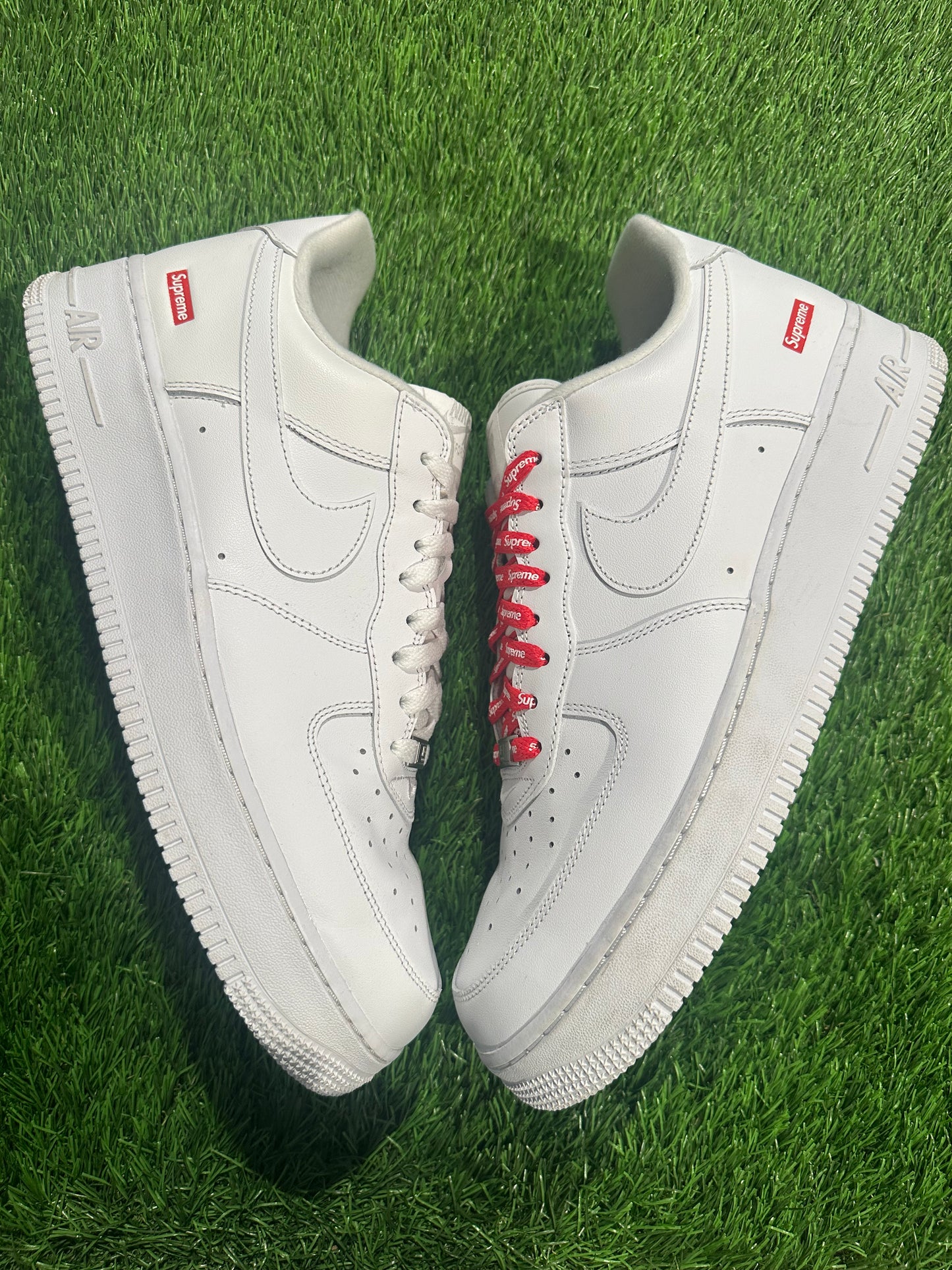 Nike Air Force 1 Low Supreme White