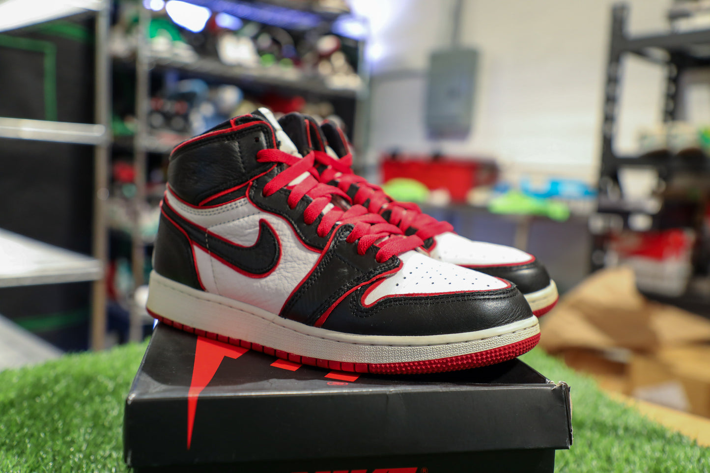 Jordan 1 Retro High Bloodline (GS)