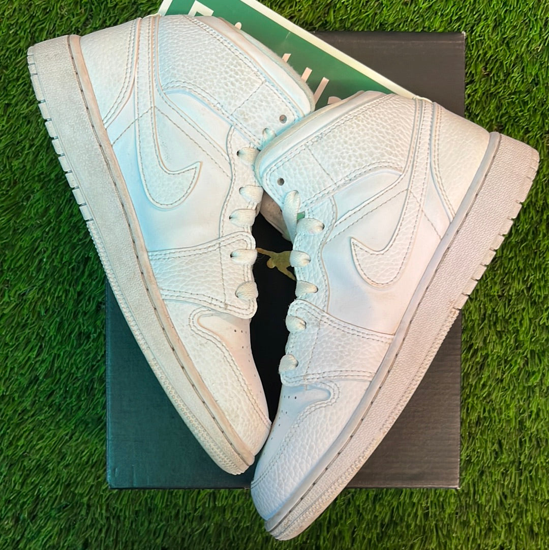 Air Jordan 1 Mid GS 'Triple White'